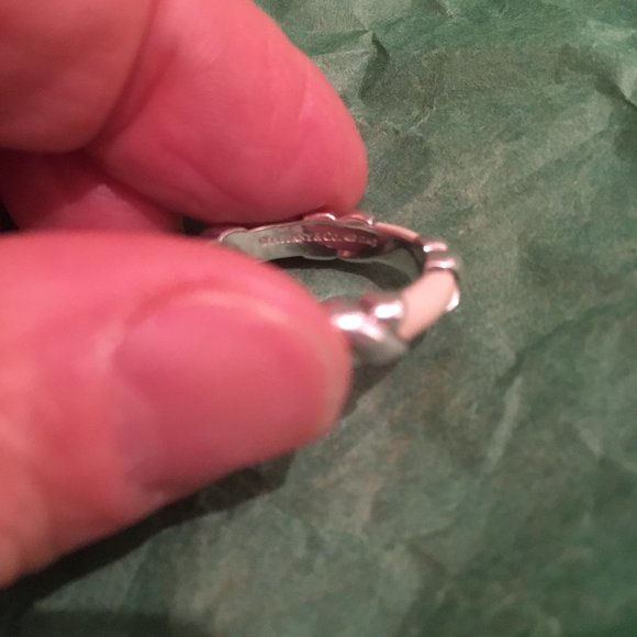 TIFFANY&CO. SIGNATURE 'X' ENAMEL BAND, SZ 6, AUTHENTIC - Picture 4 of 7